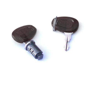 Kappa K500N - jeden obyčejný zámek na kufry a dva černé klíče pro kufry Kappa